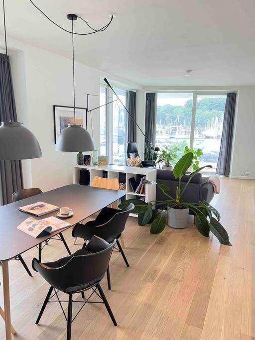 Bo Med Stil Og Udsigt Til Aarhus Lystbadehavn Apartment ภายนอก รูปภาพ