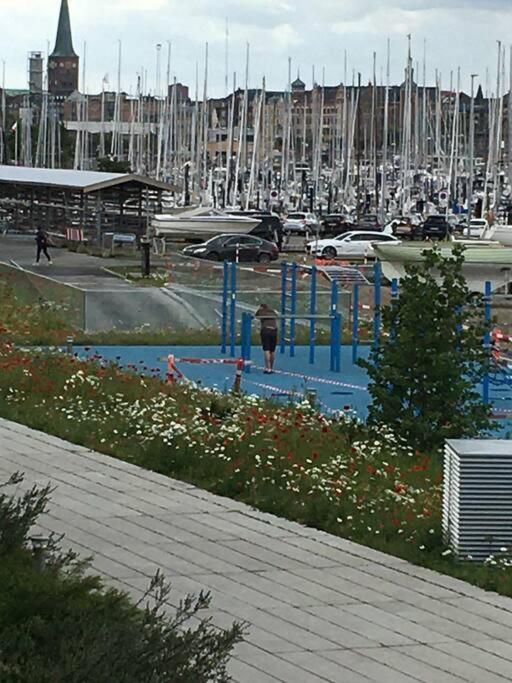Bo Med Stil Og Udsigt Til Aarhus Lystbadehavn Apartment ภายนอก รูปภาพ