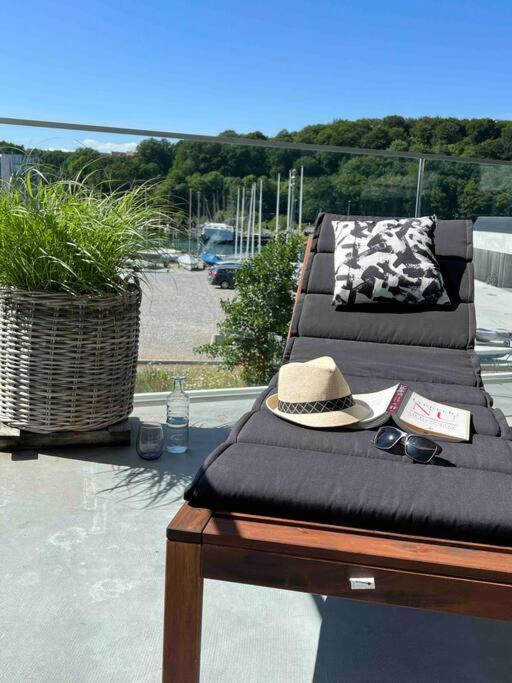 Bo Med Stil Og Udsigt Til Aarhus Lystbadehavn Apartment ภายนอก รูปภาพ