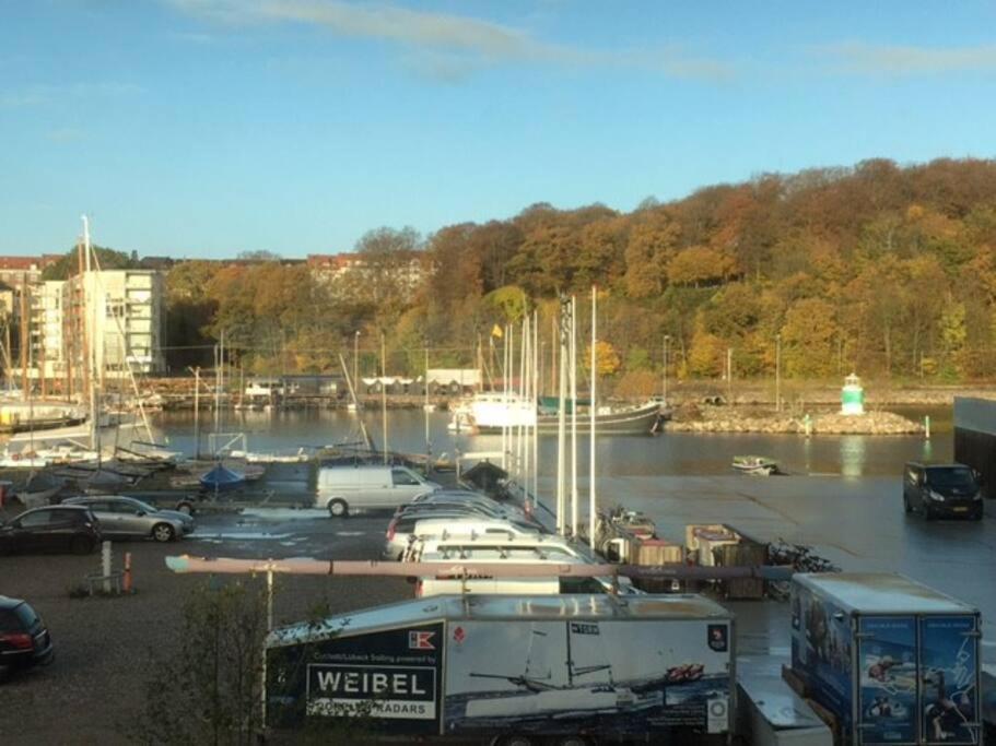 Bo Med Stil Og Udsigt Til Aarhus Lystbadehavn Apartment ภายนอก รูปภาพ