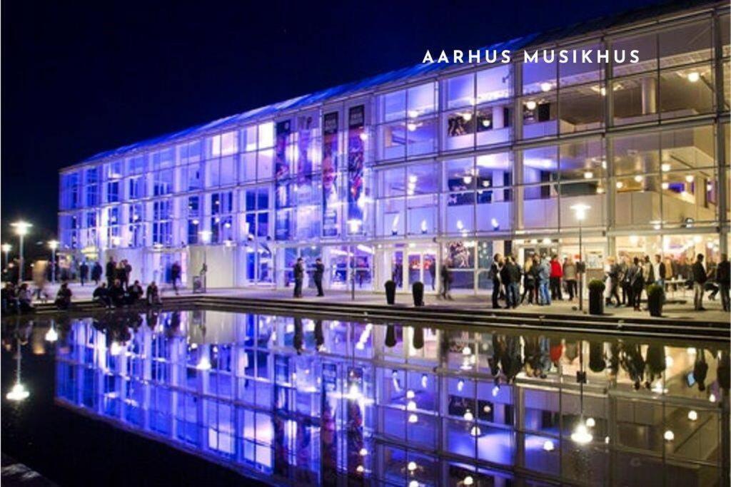 Bo Med Stil Og Udsigt Til Aarhus Lystbadehavn Apartment ภายนอก รูปภาพ
